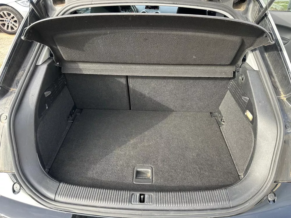 Audi A1 I 3 Portes 1.6 TDI 16V DPF 90 - photo 2