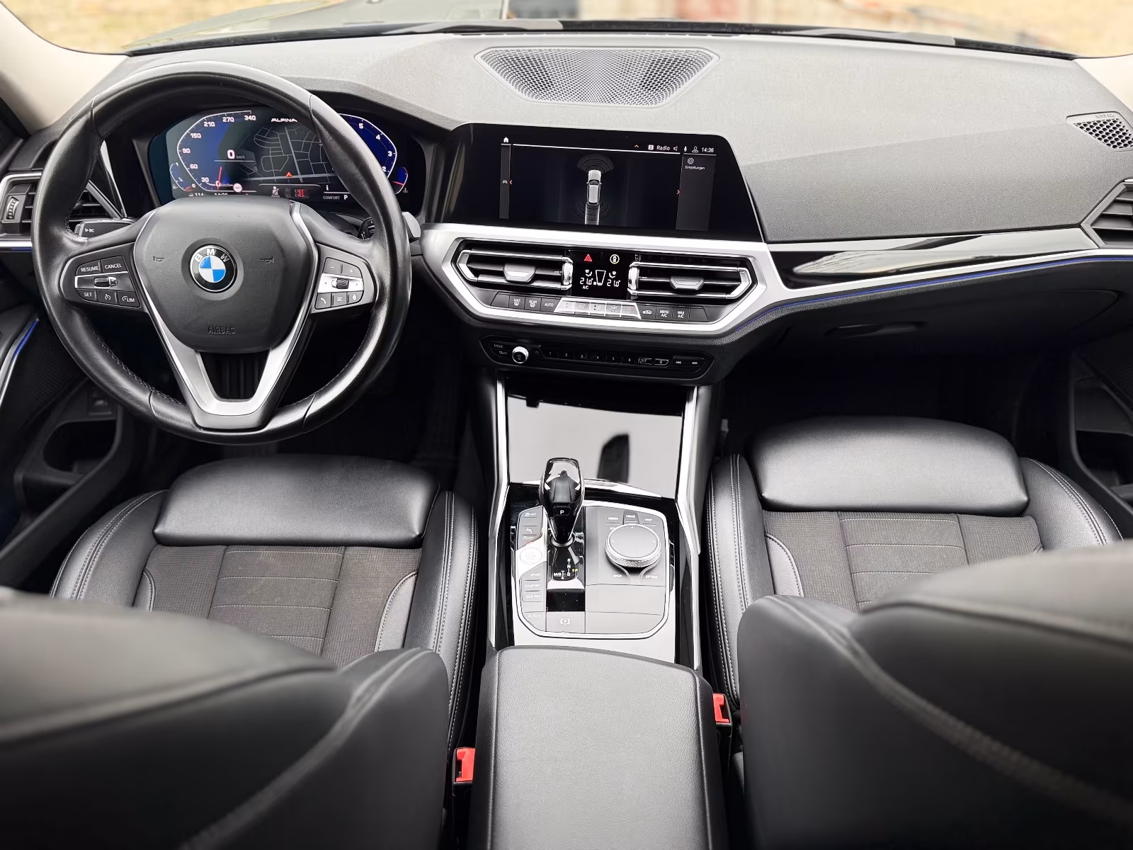 BMW 330 330i Touring 258 ch Steptronic - photo 12