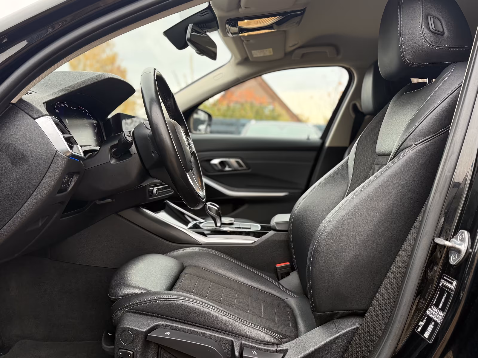 BMW 330 330i Touring 258 ch Steptronic - photo 7