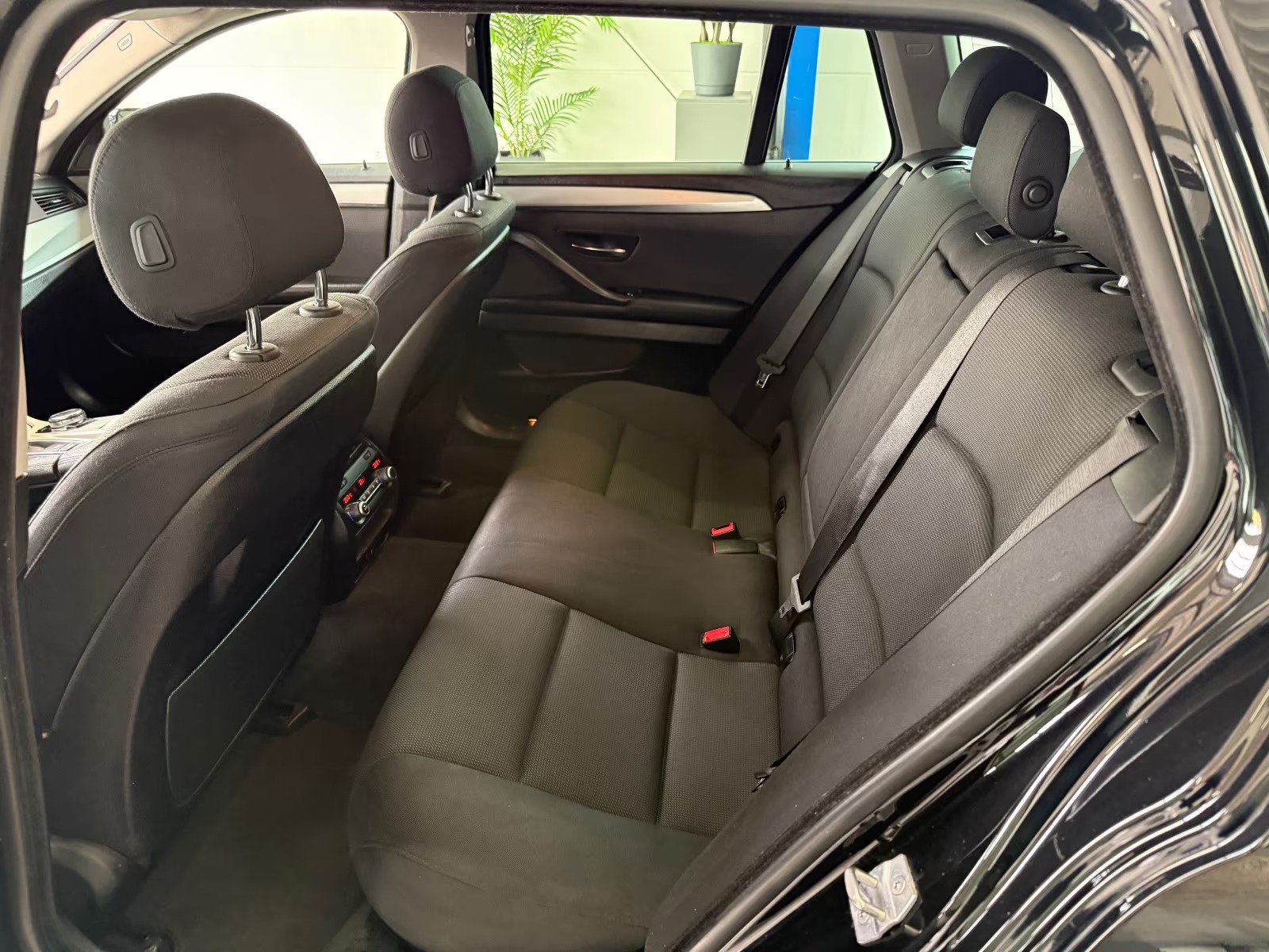 BMW 520 d xDrive SPORT-ED - photo 7