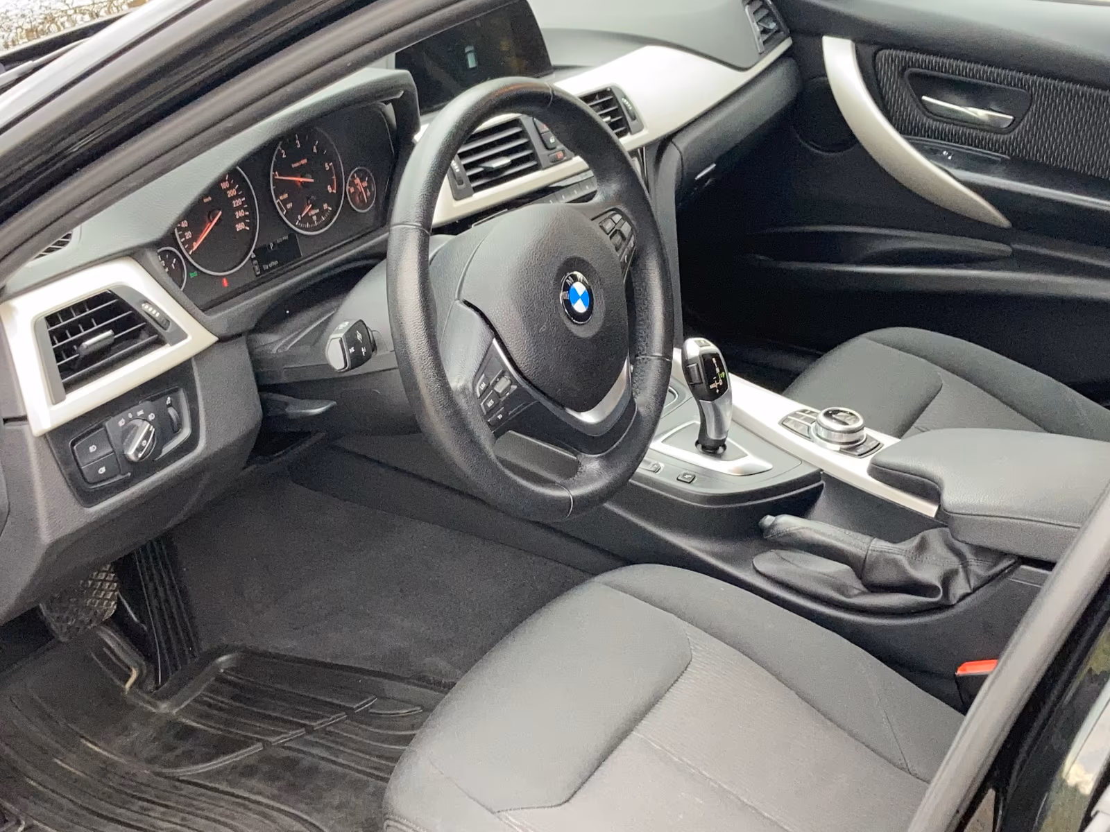 BMW 320d Touring 320d Efficient Dynamics Steptronic - photo 10