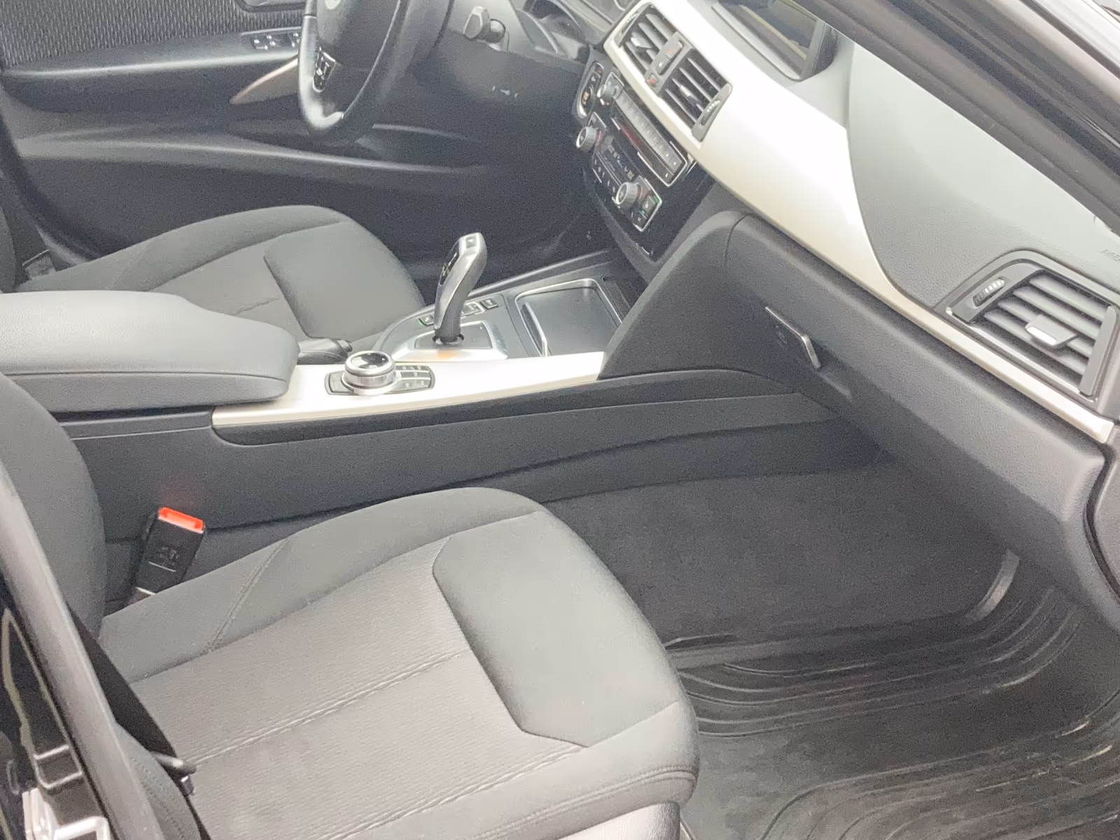 BMW 320d Touring 320d Efficient Dynamics Steptronic - photo 9