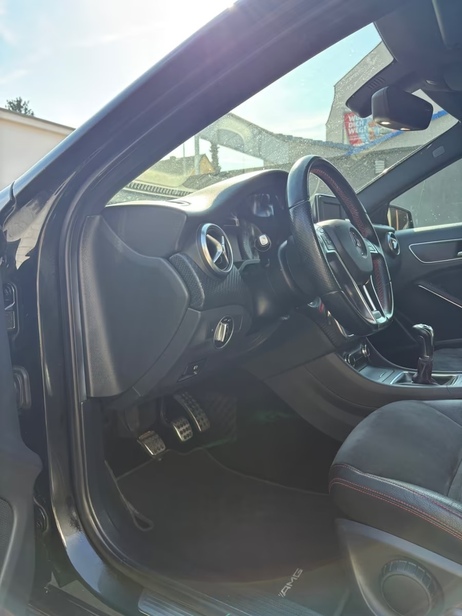 Mercedes-Benz A 200 Ligne AMG Nuit - photo 4