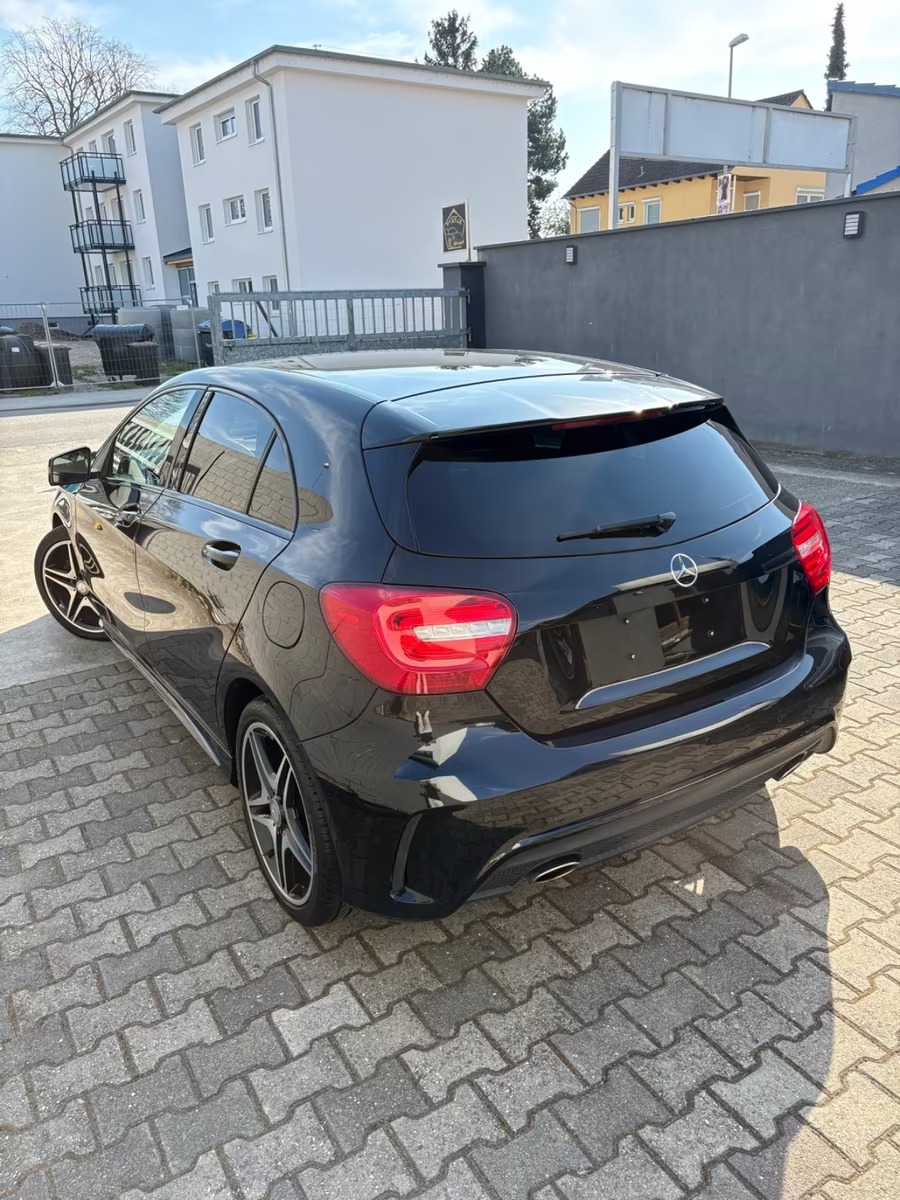 Mercedes-Benz A 200 Ligne AMG Nuit - photo 9