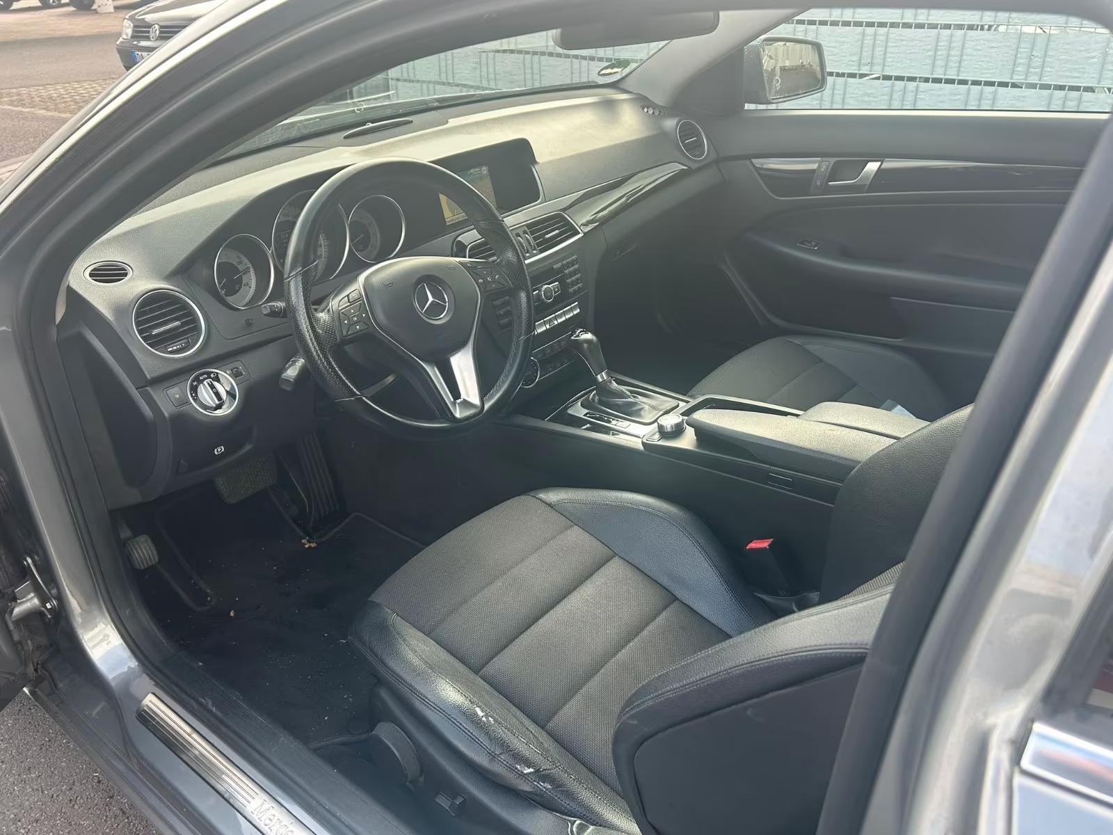 Mercedes-Benz C 180 C 180 CGI BlueEfficiency (204.349) - photo 2