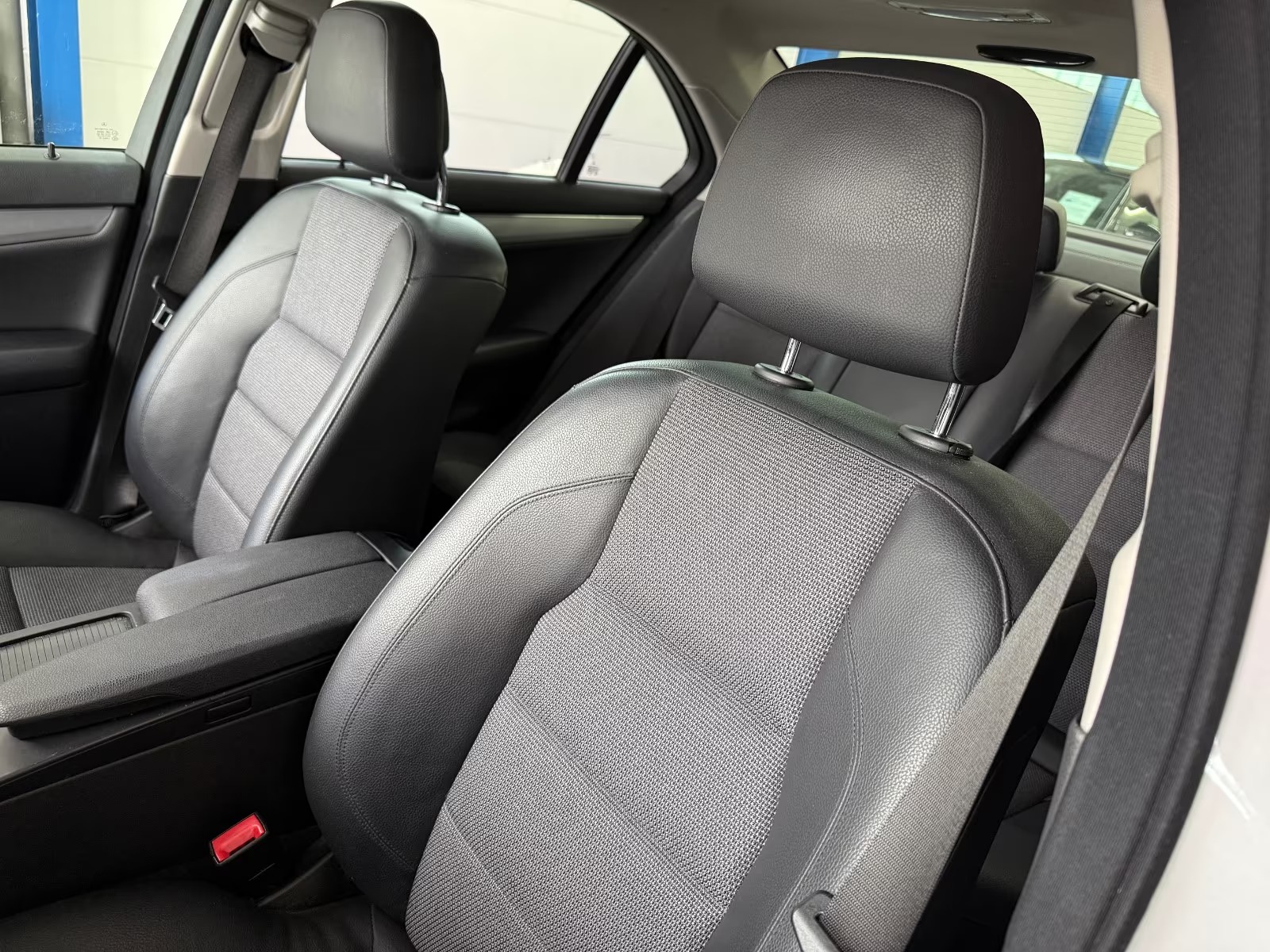 Mercedes-Benz C 220 AVANT-GARDE - photo 8