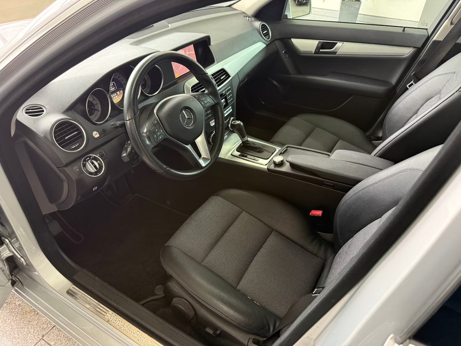 Mercedes-Benz C 220 AVANT-GARDE - photo 9