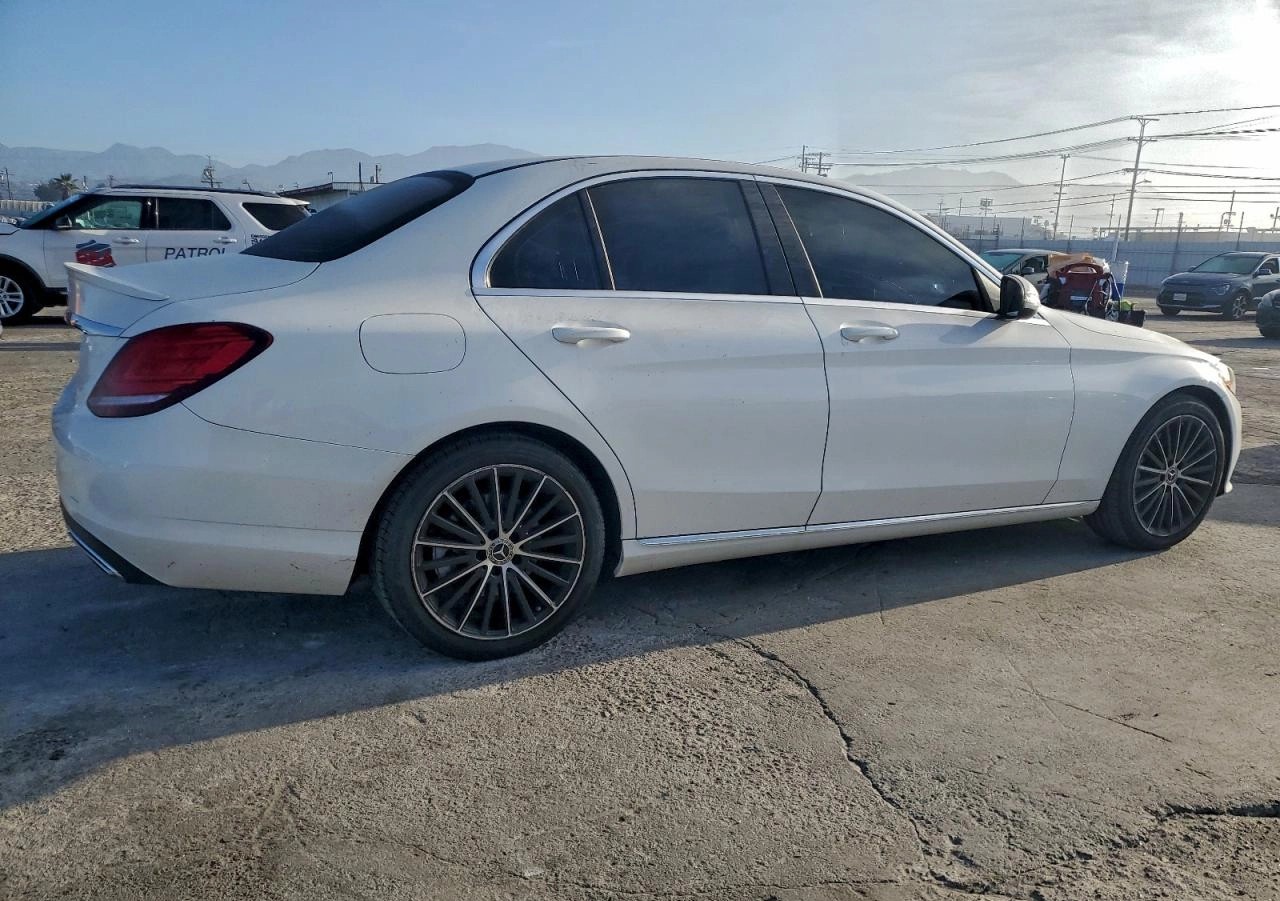 Mercedes-Benz Classe C 300 4Matic 9G-TRONIC Exclusive - photo 4