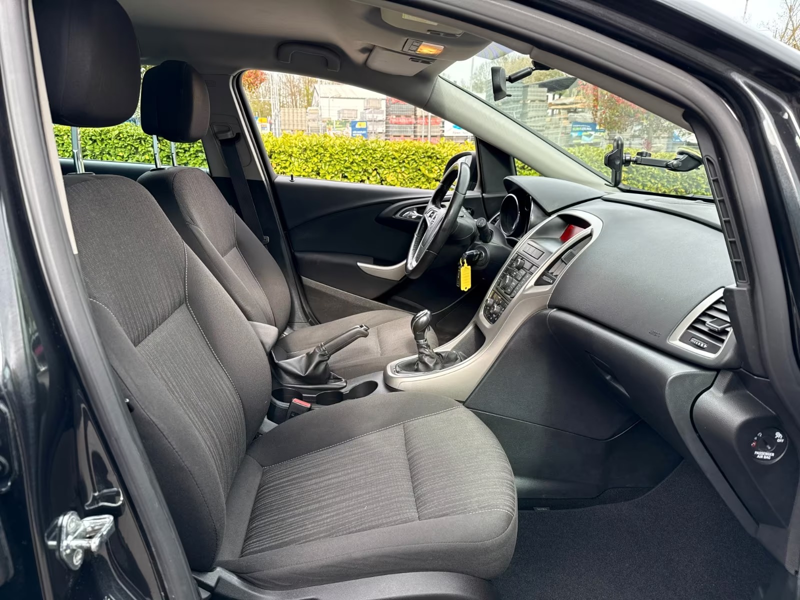 Opel Astra J Sports Tourer - photo 2