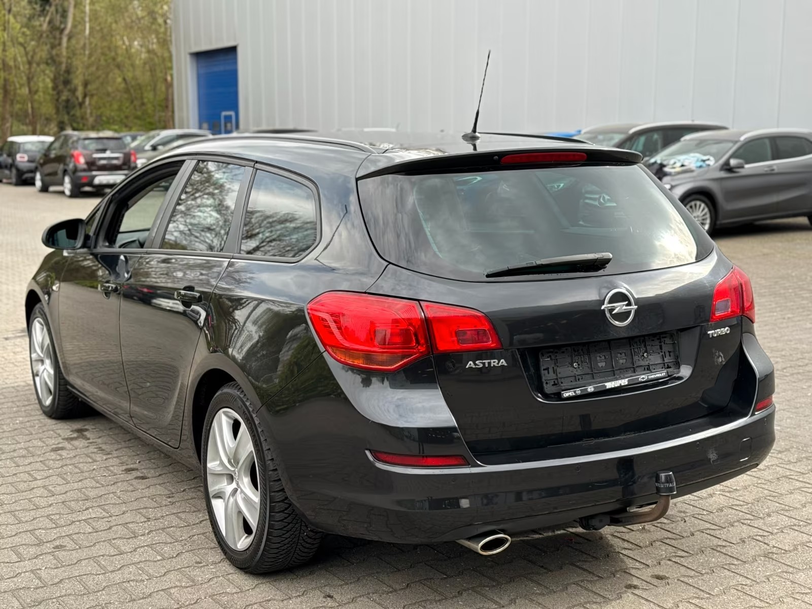 Opel Astra J Sports Tourer - photo 8