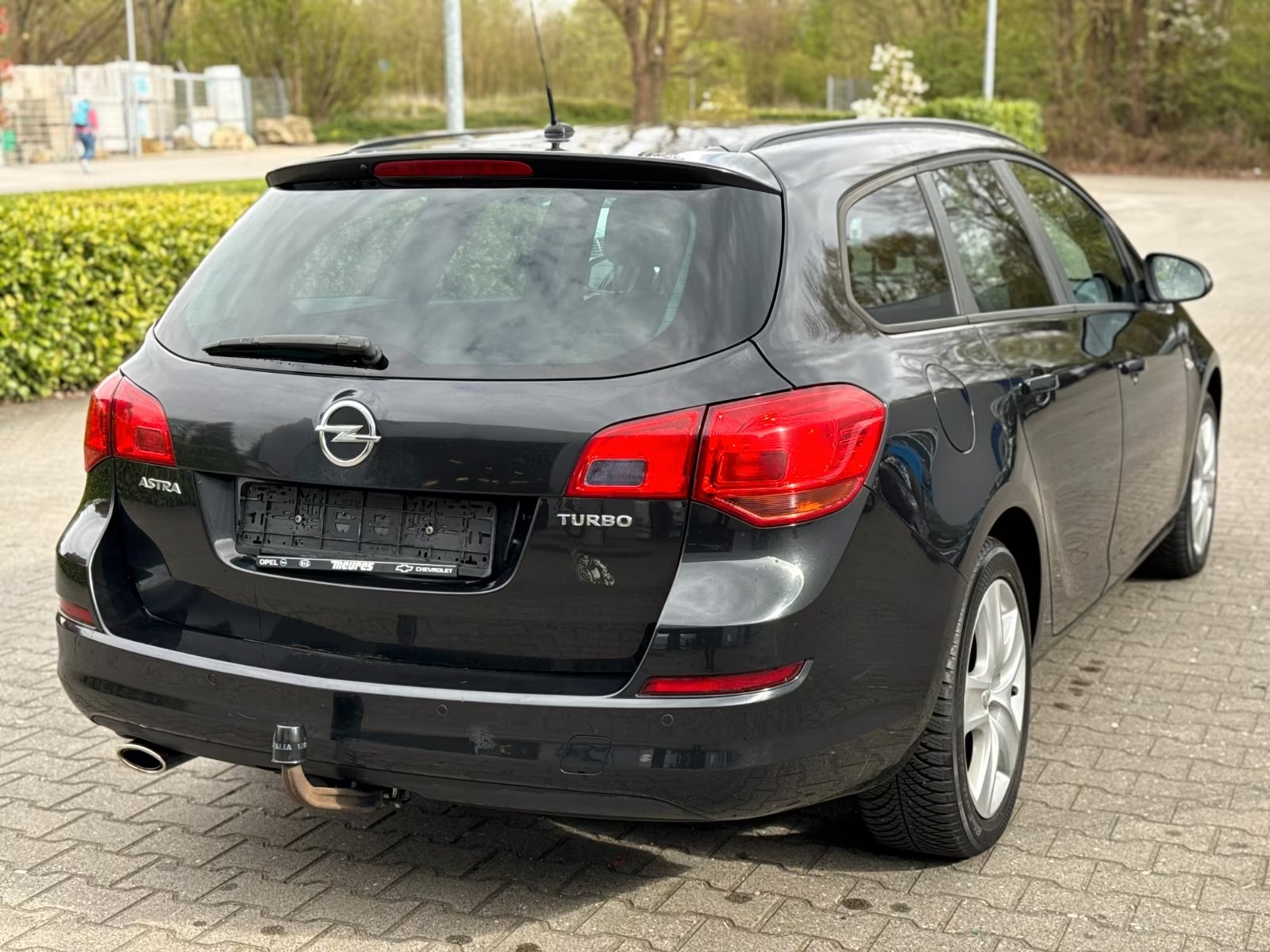 Opel Astra J Sports Tourer - photo 10