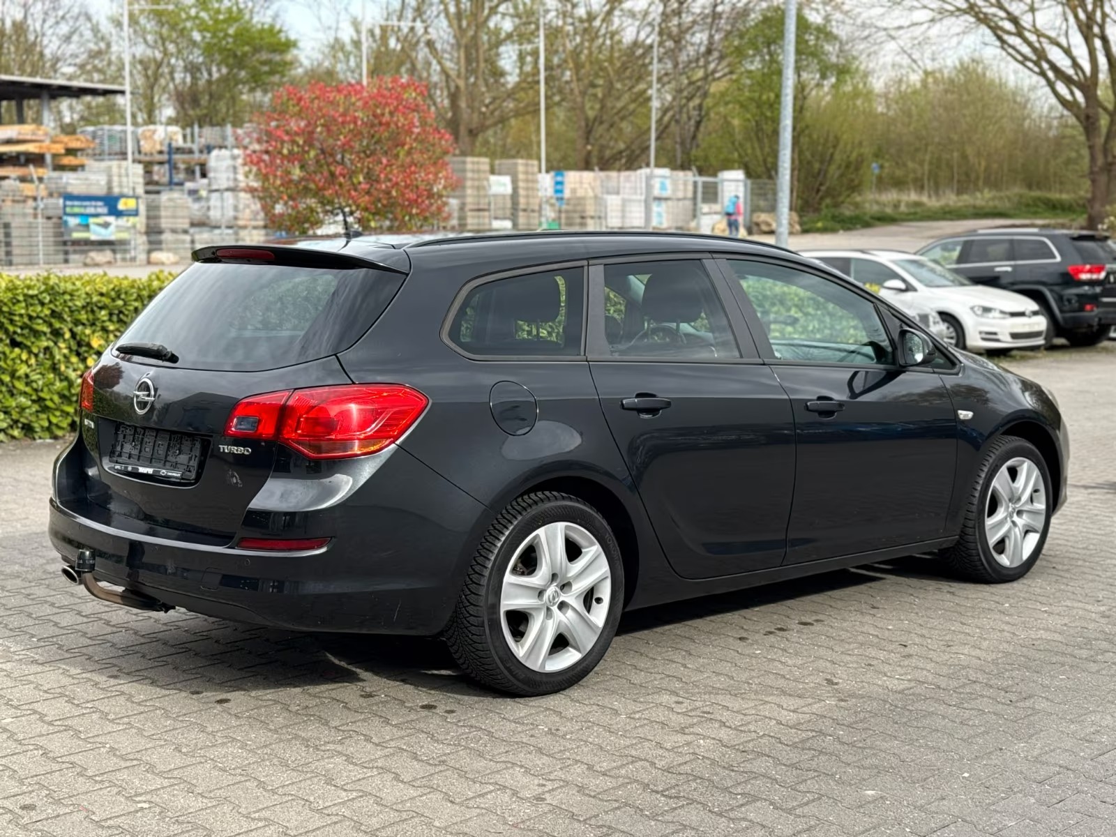 Opel Astra J Sports Tourer - photo 11