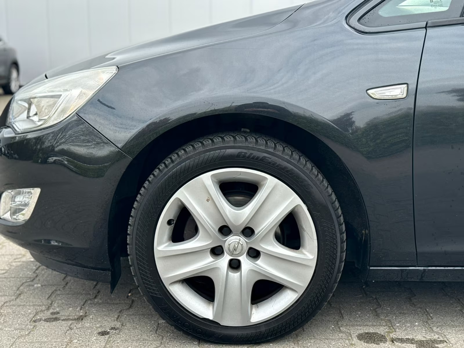 Opel Astra J Sports Tourer - photo 12