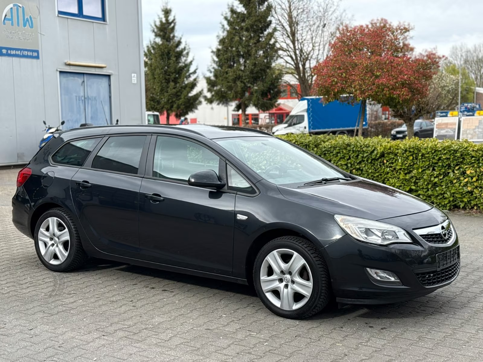 Opel Astra J Sports Tourer - photo 17