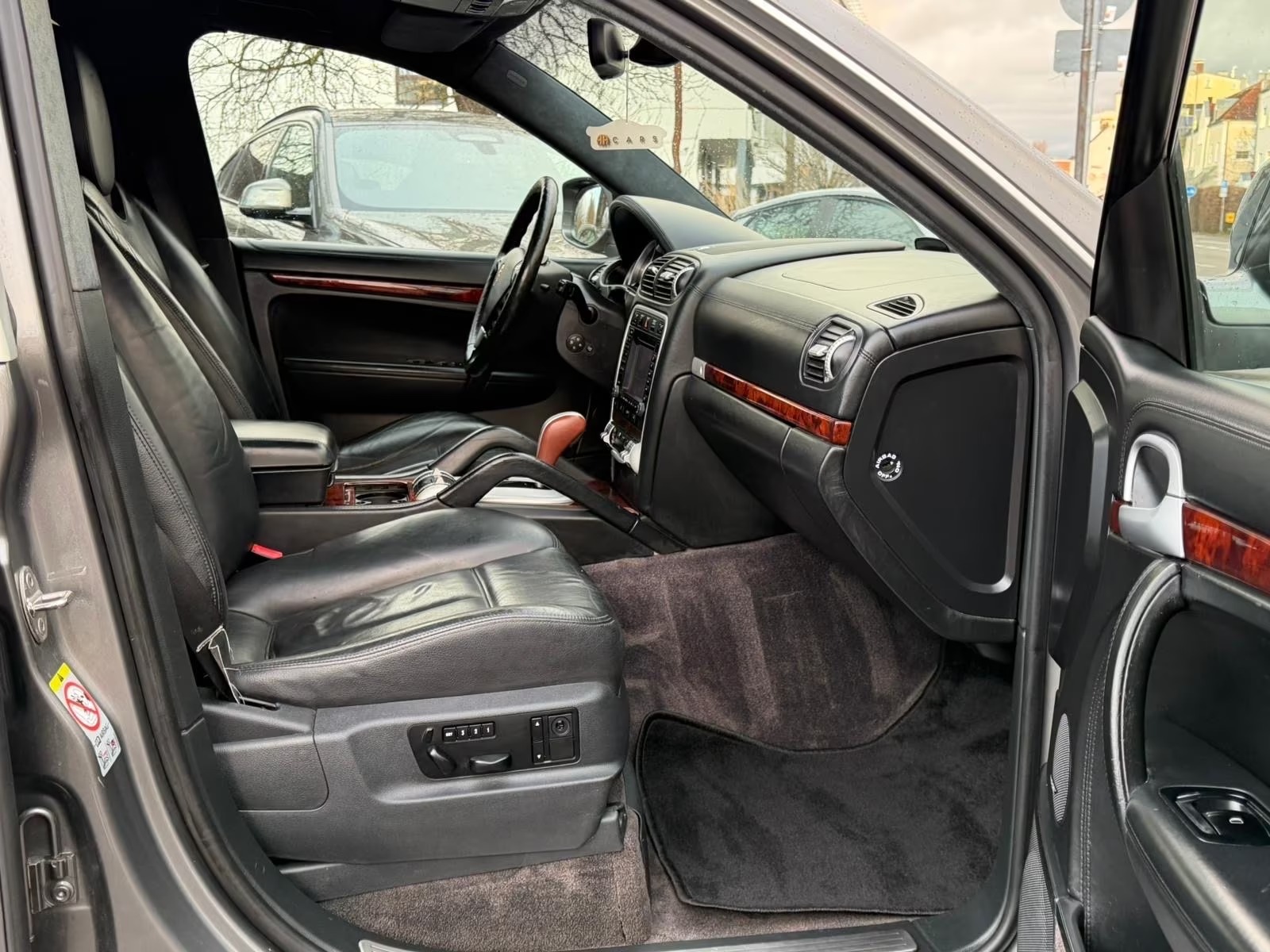 Porsche Cayenne Turbo 4.8 - photo 2