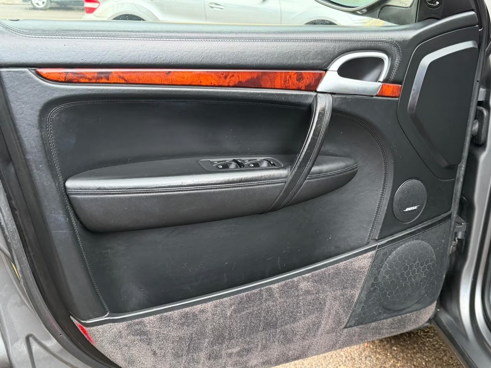 Porsche Cayenne Turbo 4.8 - photo 6