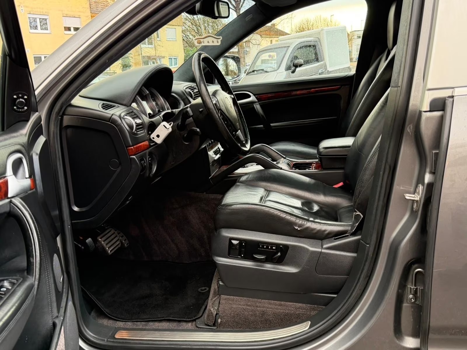 Porsche Cayenne Turbo 4.8 - photo 7